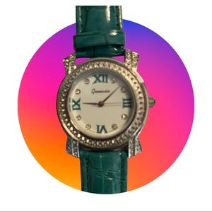 vintage ladies wristwatch with genuine leather green band. Beautiful!!!!